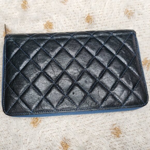 Chanel Diamond-quilted CC Caviar zip-around Wallet - Picture 3 of 9
